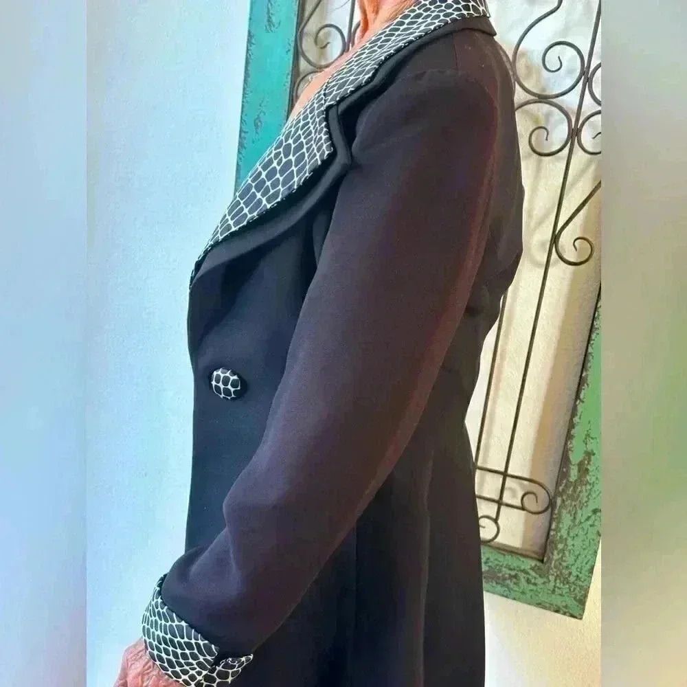 Black Blazer with Contrast Croc-Print Lapel - Picture 7 of 8
